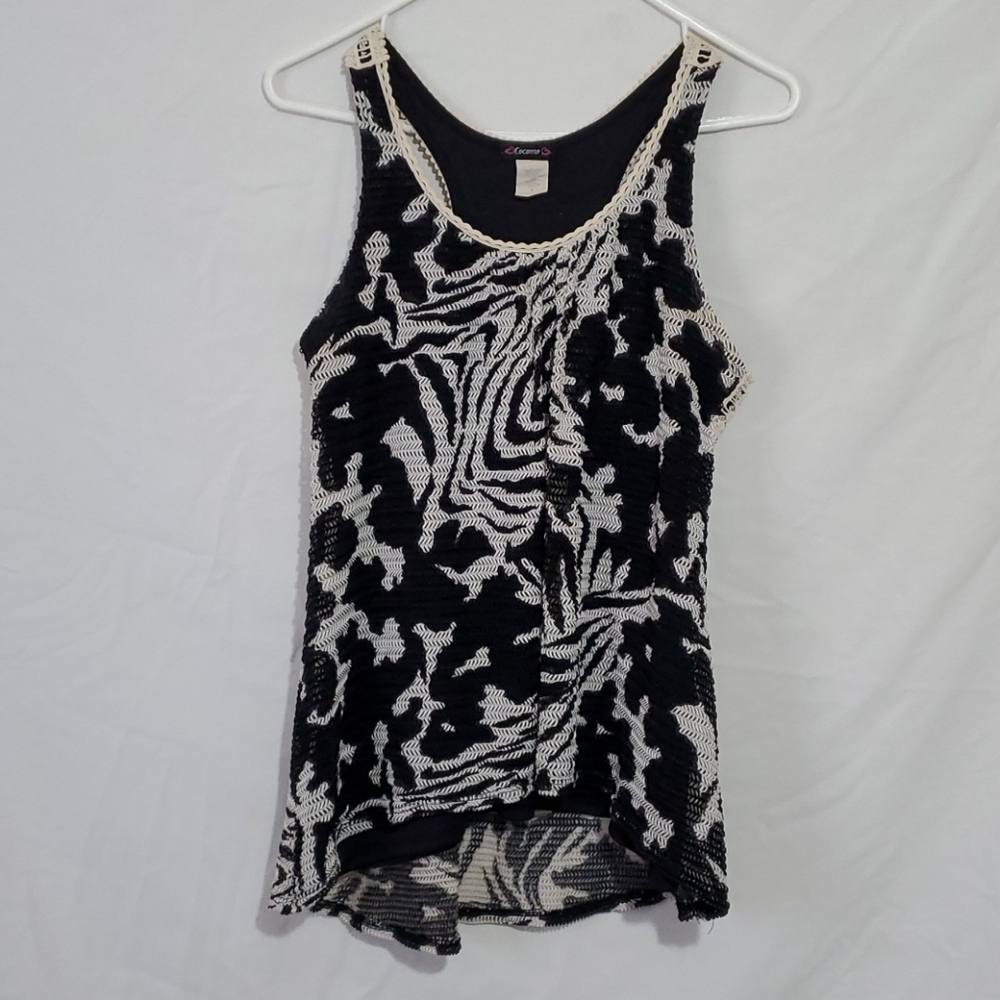 Womans knit/lined hi-low tank.